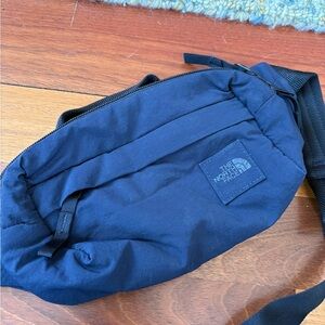 The North Face Navy Belt Bag (unisex). Great condition